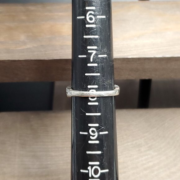 Size 8 Sterling Silver Oval Amethyst With Diamond Chip Accents Band Ring - Picture 6 of 8